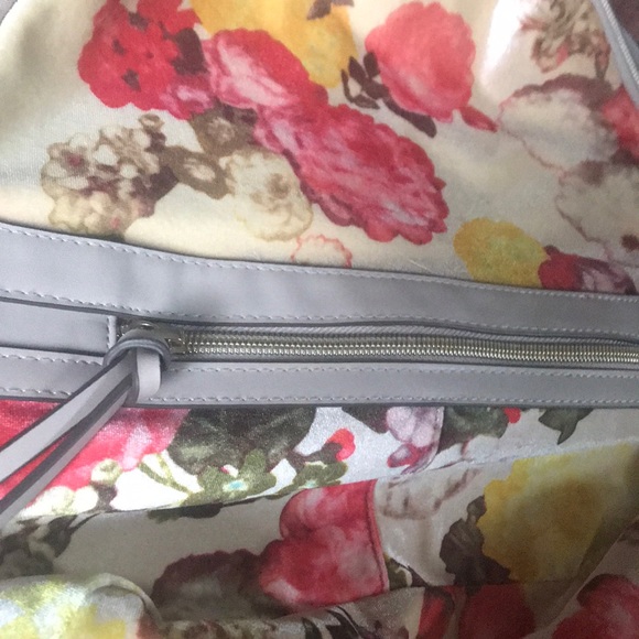 Floral Backpack๐ธ๐บ๐ผ - Picture 7 of 8